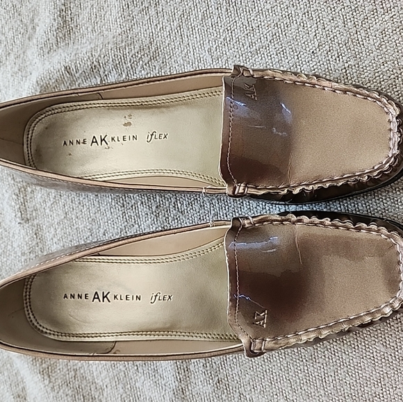 Anne Klein Metallic Gold Loafers Women Size 9 - Picture 2 of 7